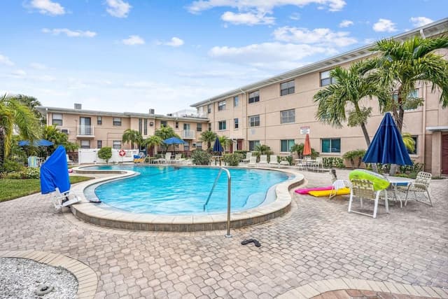 Condo, 1 Queen Bed with Sofa bed (Friendly Native 507)
