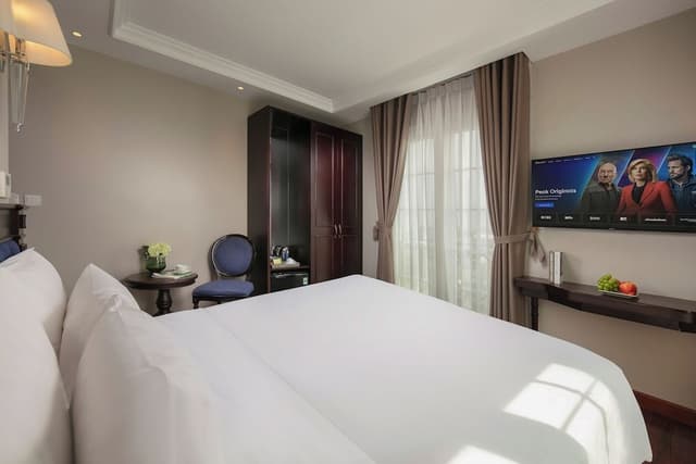 Executive Room, City View