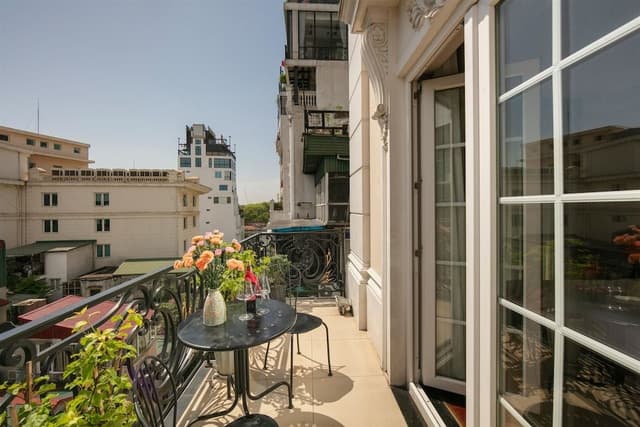 X Executive Terrace (Have 1 Big Terrace or 1 Terrace and 1 Small Balcony)