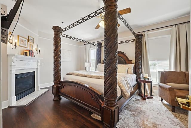 Deluxe Room, 1 King Bed, Non Smoking (The Gentleman's Quarters)