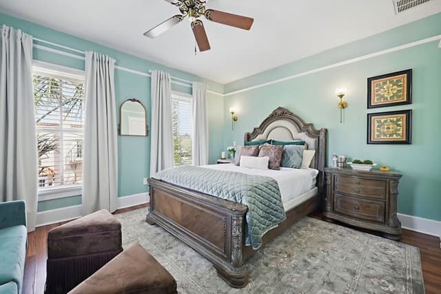 Deluxe Room, 1 Queen Bed, Non Smoking (The Victorian Room)