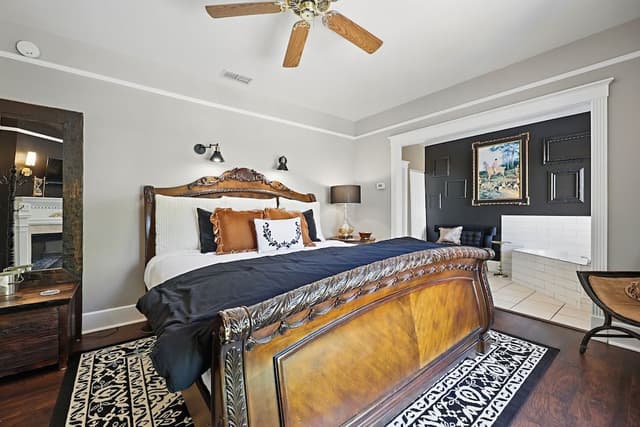 Deluxe Room, 1 King Bed, Non Smoking (The Safari Room)