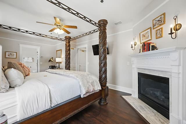 Deluxe Room, 1 King Bed, Non Smoking (The Gentleman's Quarters)