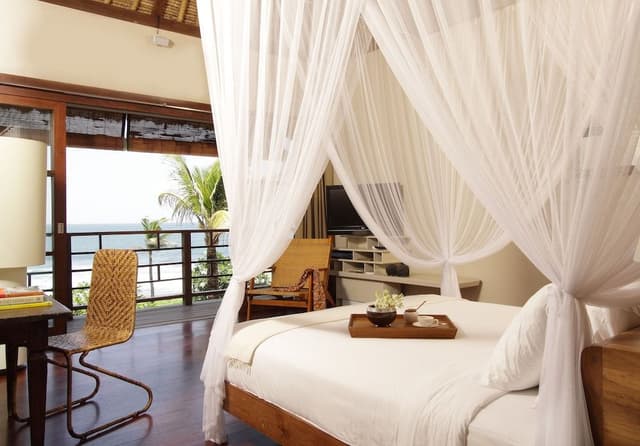 5BR Luxury Villa | Two Infinity-edged Pool, Tennis Court, Beachfront, Full Service, Chef