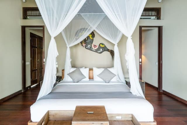 5BR Luxury Villa | Two Infinity-edged Pool, Tennis Court, Beachfront, Full Service, Chef