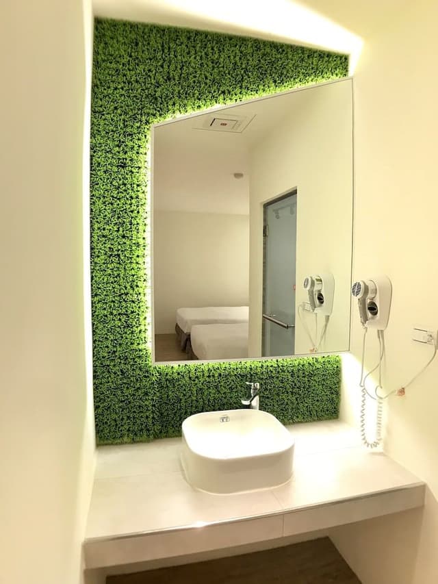 Comfort Twin Room, Multiple Beds, Bathtub (No Window)