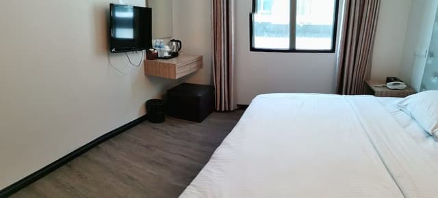 Deluxe Room, 1 King Bed