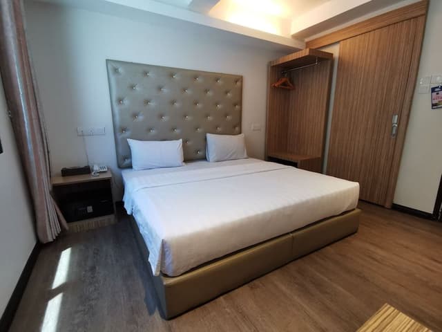 Deluxe Room, 1 King Bed