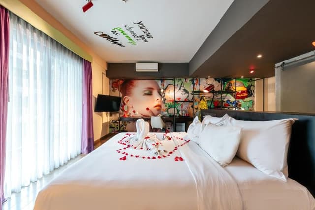 Dash Deluxe Double Room City View with Free 2 Bottles Beer