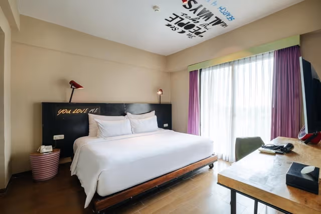 Dash Deluxe Two-Bedroom with Free 2 Bottles Beer