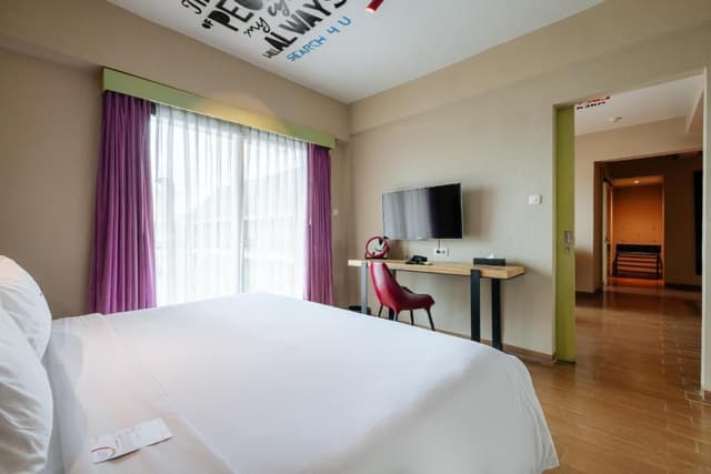Dash Deluxe Two-Bedroom with Free 2 Bottles Beer