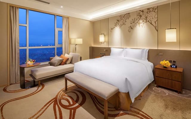 KING PREMIER ONE BEDROOM SUITE -LOUNGE ACCESS