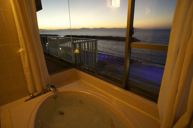 Japanese Style Room for 5 people with Sea view Jetted Tub