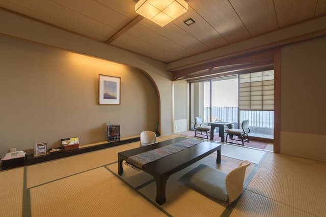 Japanese Style Room for 5 people with Sea view Jetted Tub