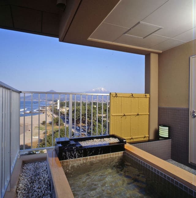 Japanese Style Room for 6 people with Sea view Open-air Bath