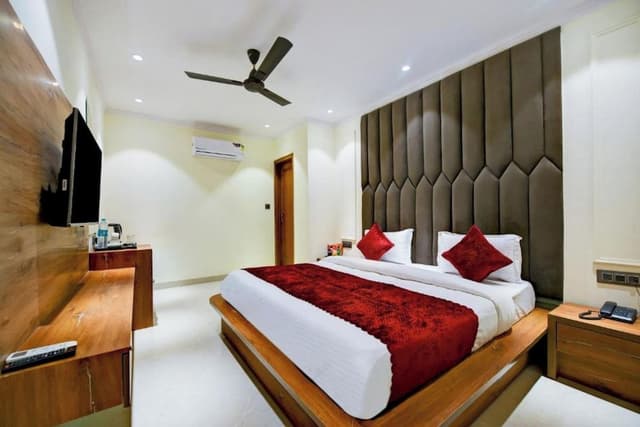 Deluxe Double Room, City View