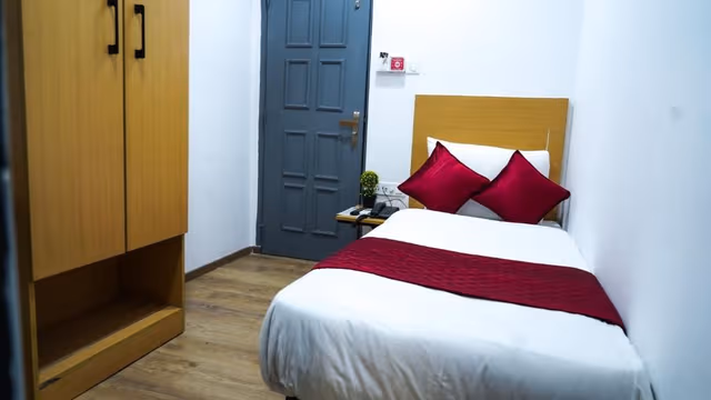 Deluxe Single Room