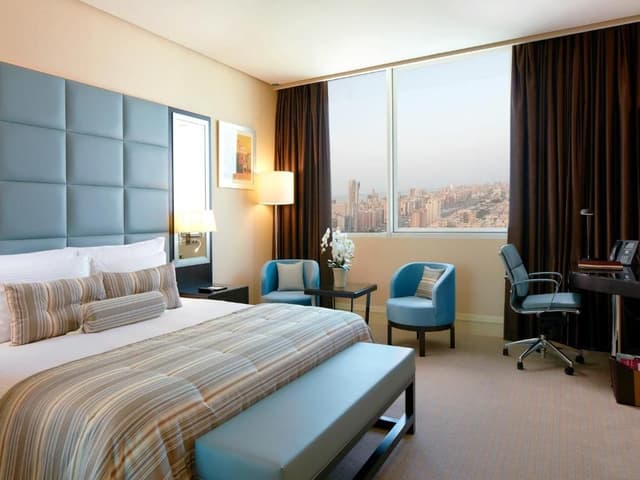 Standard Room with One King Bed