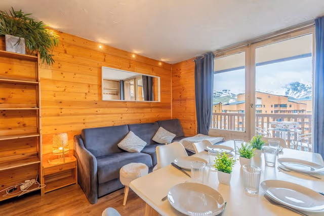 Luxury Apartment, Mountain View