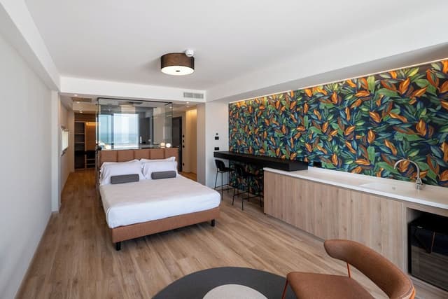 Panoramic Suite with Terrace and hot tub
