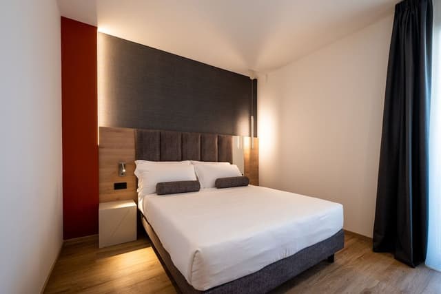 Superior Room, Balcony, Partial Sea View.....