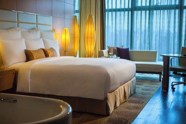 Deluxe King Room