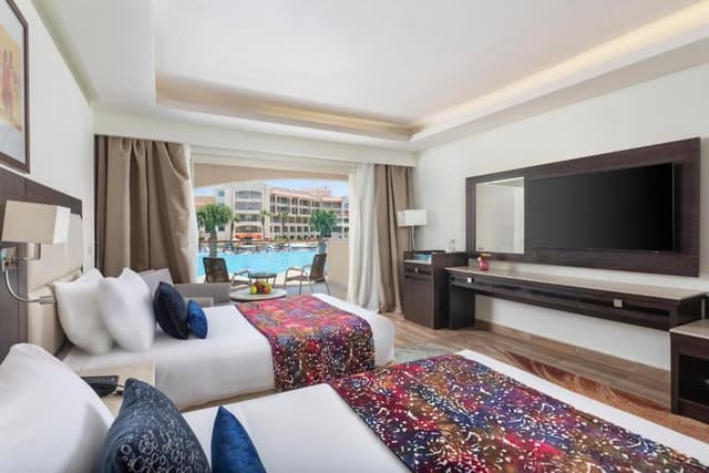 Deluxe Room with Side Sea View