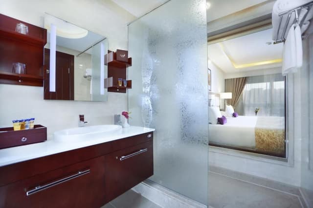 Deluxe Room with Side Sea View