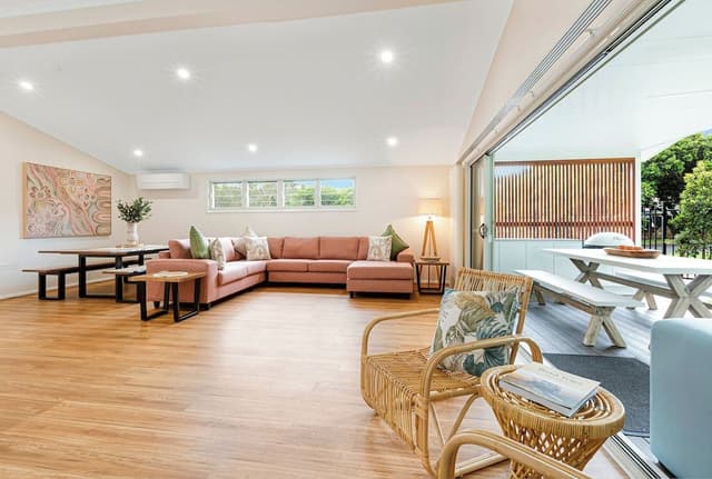 Beach Houses - Sleeps 8