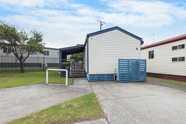 Deluxe Cabin - Sleeps 4 - Accessible - Dog Friendly