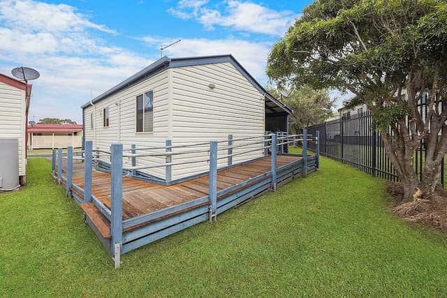 Deluxe Cabin - Sleeps 4 - Accessible - Dog Friendly