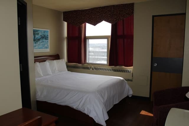 Double Room, 1 Queen Bed, Private Bathroom