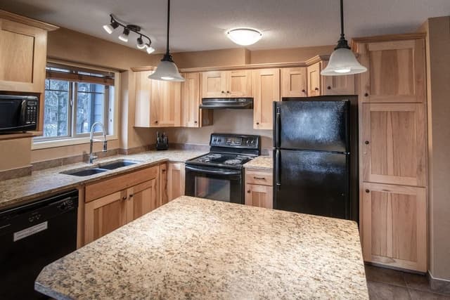 Traditional Condo, 1 Bedroom, Kitchen