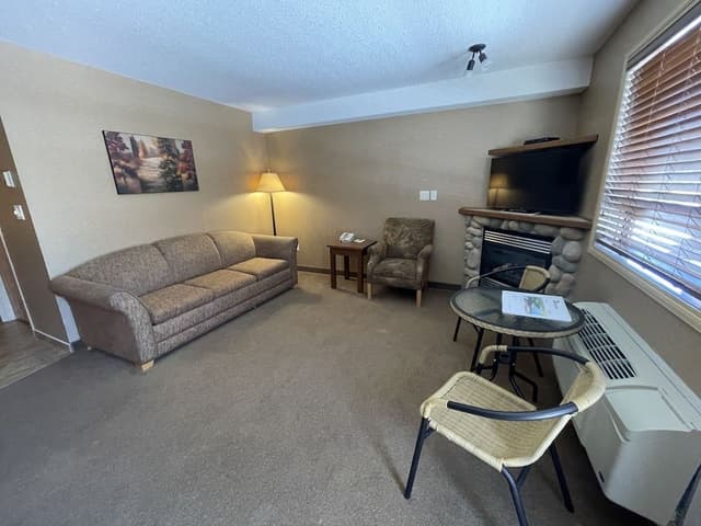 Suite, Jetted Tub