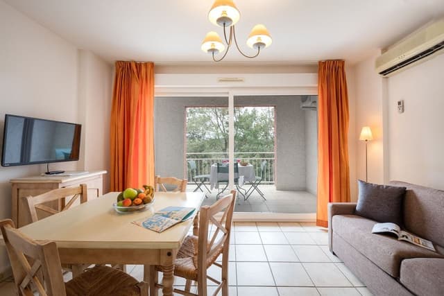 2 Rooms 4