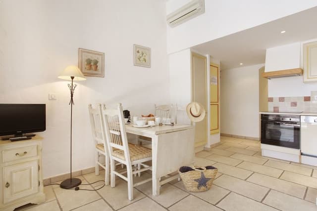 Apartment (4/5 People)