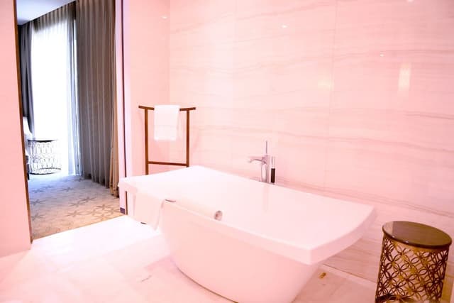 Junior Suite, 1 King Bed