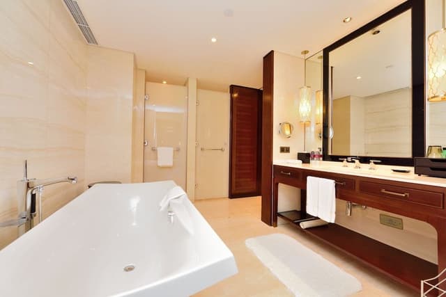 Junior Suite, 1 King Bed
