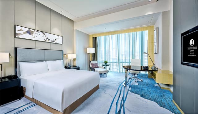 KING SUPERIOR ROOM
