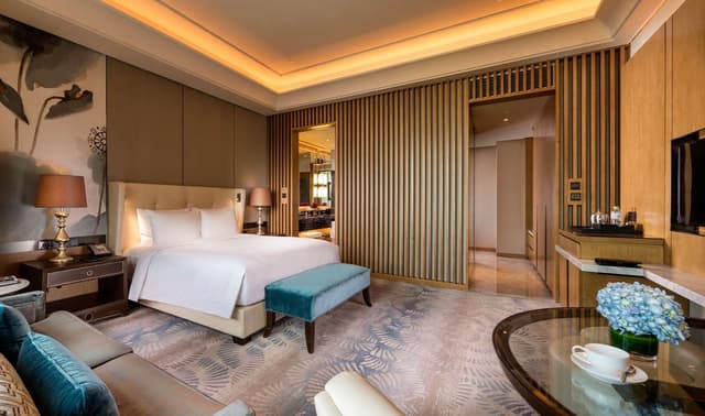 KING GUEST ROOM