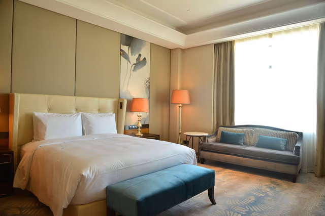 KING GUEST ROOM