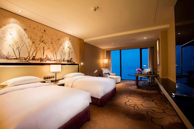 TWIN PREMIER ROOM RIVER VIEW AND HIGH FLOOR