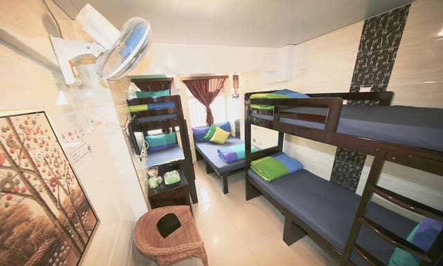 Deluxe Family Room