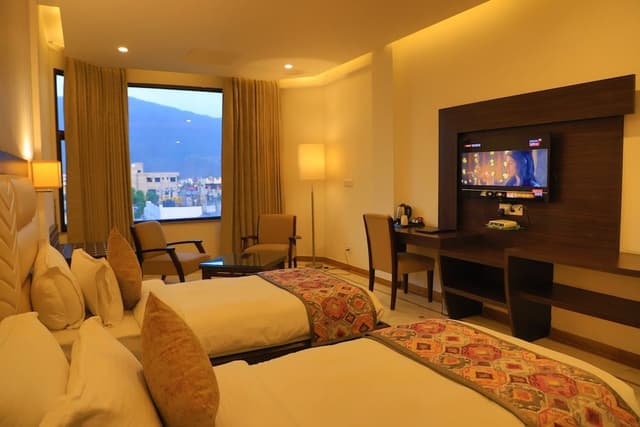 Deluxe Double or Twin Room, Hill View