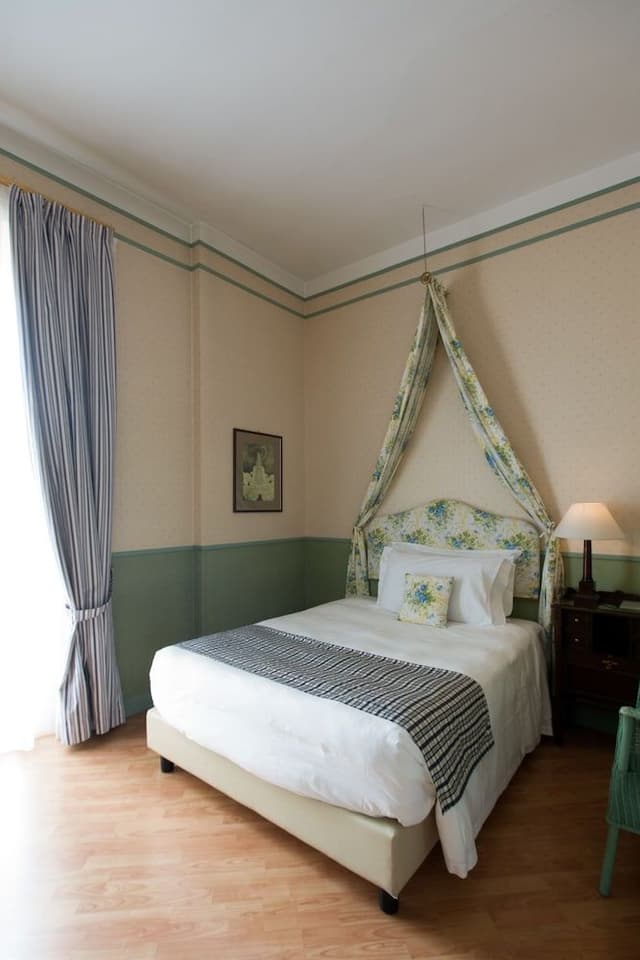 Deluxe Double Room, 1 Double Bed (DUS)