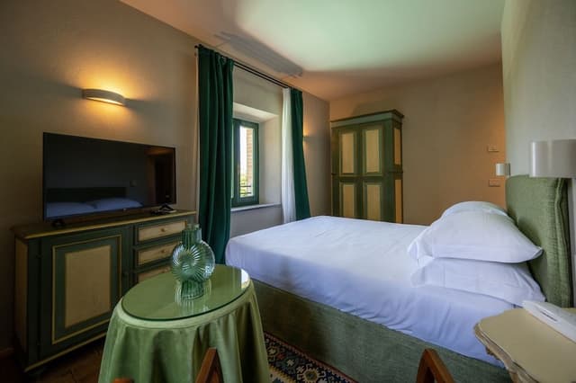 Panoramic Room