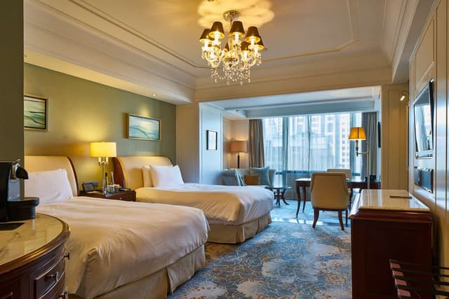 DOUBLE QUEEN DELUXE ROOM