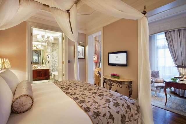 KING BUND HERITAGE SUITE