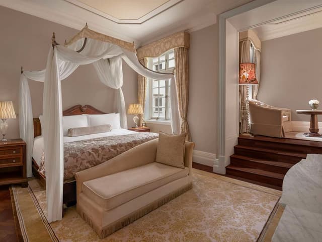 KING BUND HERITAGE SUITE