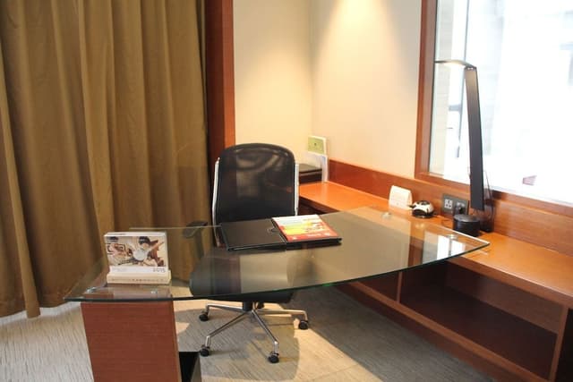 Executive Room, 1 King Bed, Club Lounge Access